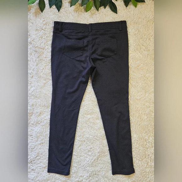 Gilbert Women's Classic Knit Skinny Charcoal Slacks - Picture 4 of 7